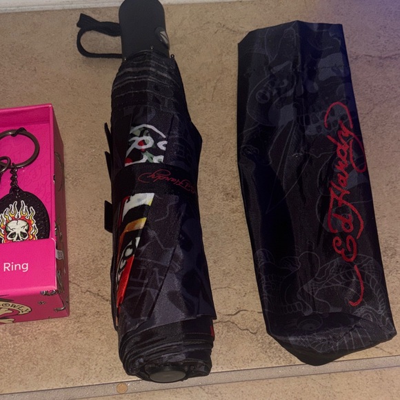 NWT Ed Hardy Leopard Print Wallet, Bag Charm, and Umbrella Set - Picture 5 of 10
